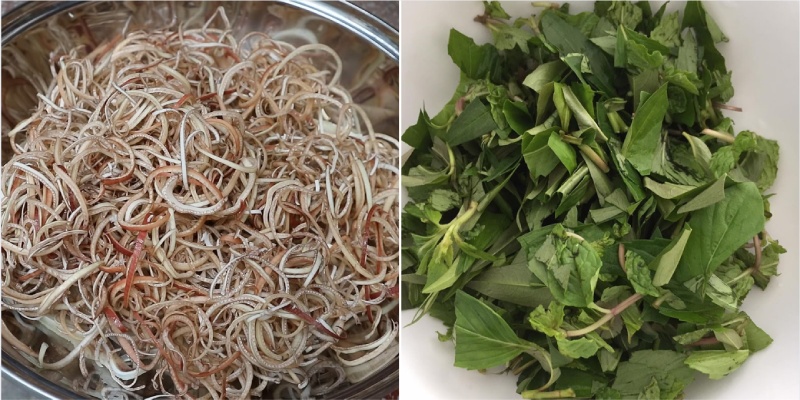 rửa sạch bắp chuối và rau thơm