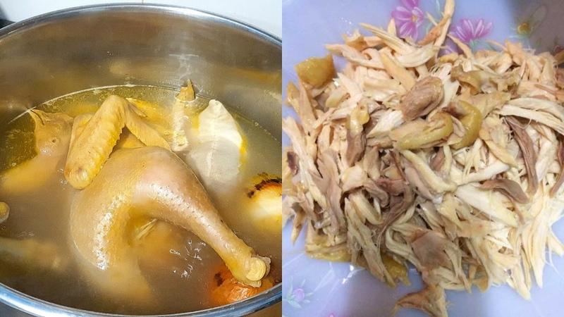 Gà luộc chín và xé nhỏ ra đĩa chuẩn bị trộn