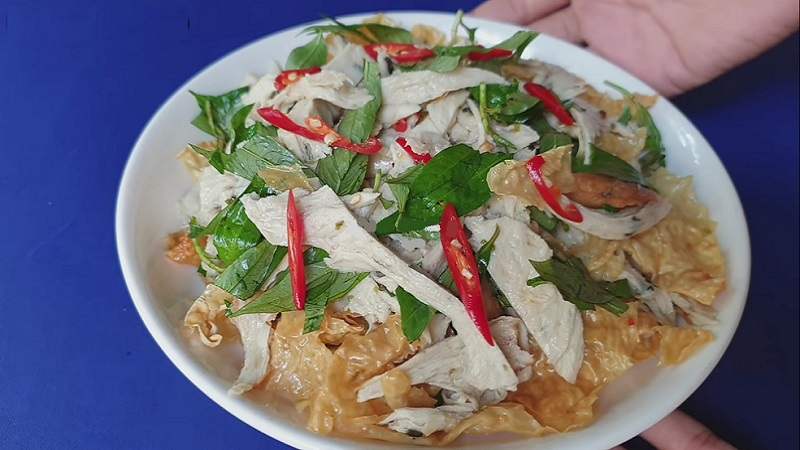 Món gỏi gà xé phay chay vị chua ngọt hài hòa thơm ngon
