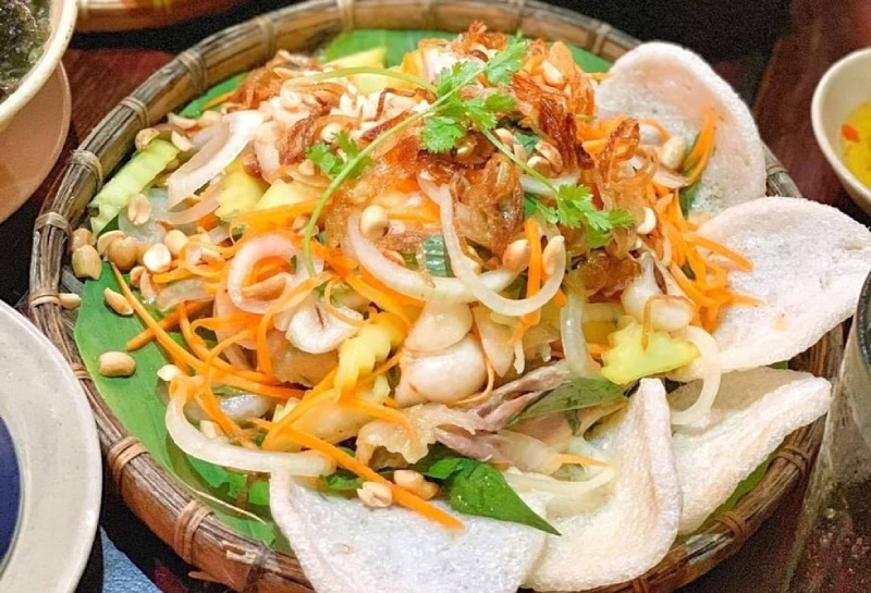 Món gỏi gà măng cụt