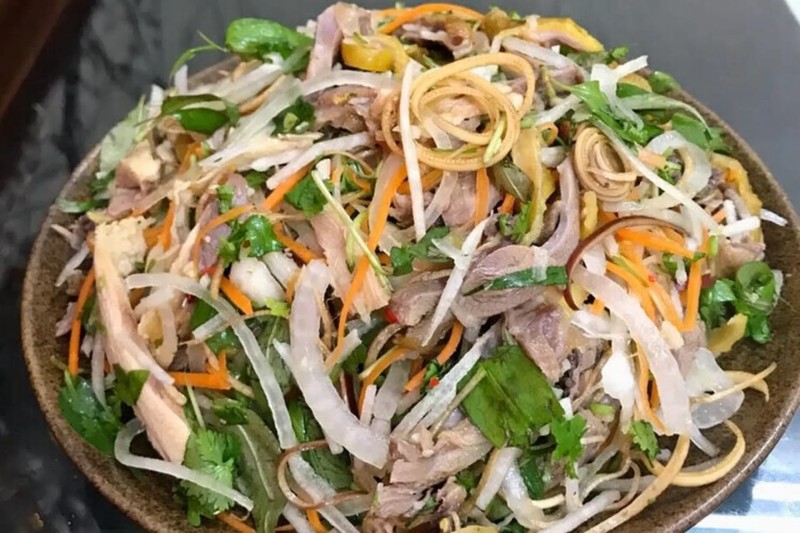 Món gỏi gà hành tây