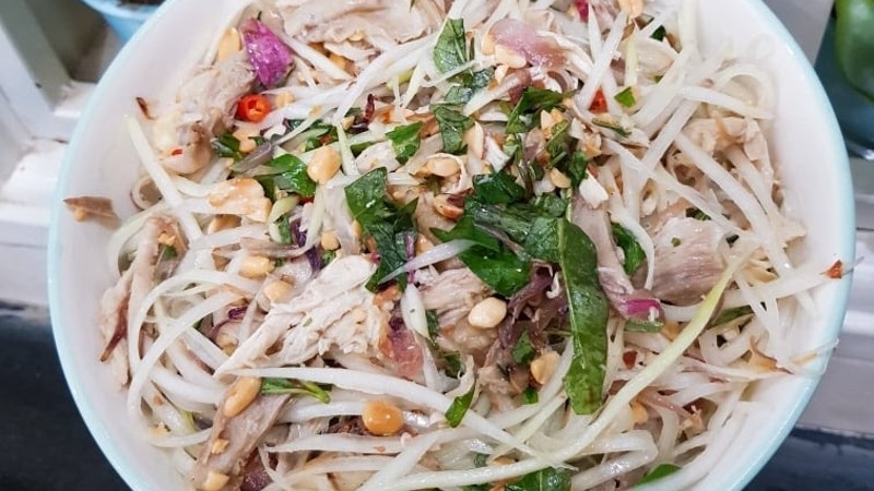 Món gỏi gà đu đủ xanh