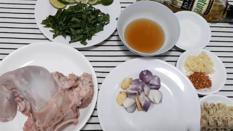 Các nguyên liệu làm món gỏi lưỡi heo chua cay