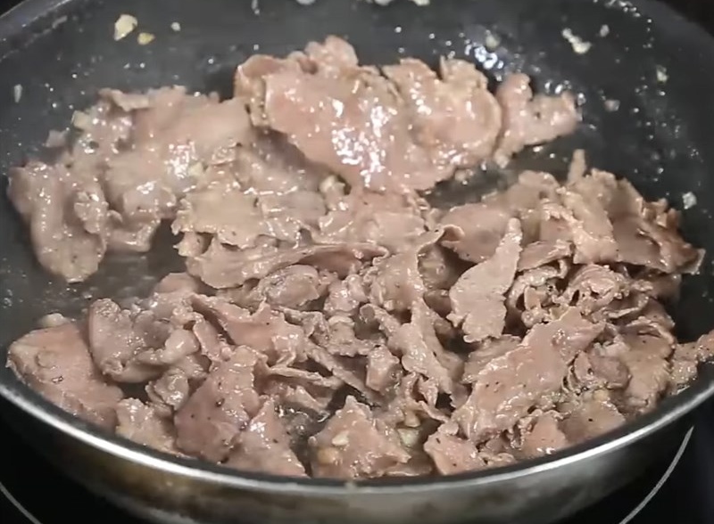 Xào thịt bò sơ qua