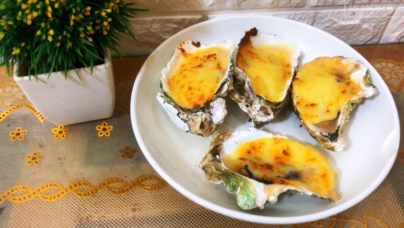 Thành phẩm món hàu nướng phô mai bằng lò vi sóng