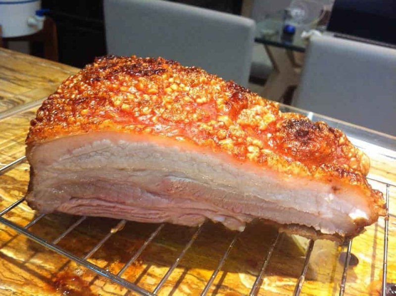 Heo quay bằng lò vi sóng giòn phồng rộp