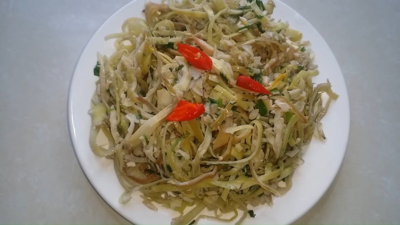 Thành phẩm hoa chuối xào tỏi chay thơm ngon