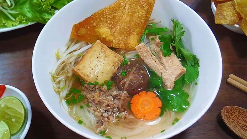 Khám phá cách làm hủ tiếu Nam Vang chay chuẩn vị