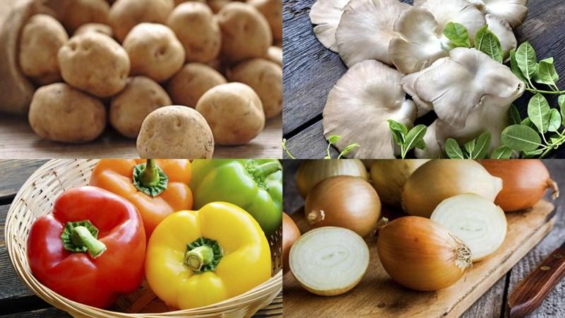 Chuẩn bị nguyên liệu làm khoai tây xào nấm và ớt chuông