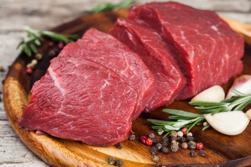 chọn phần thịt thăn hoặc bắp bò