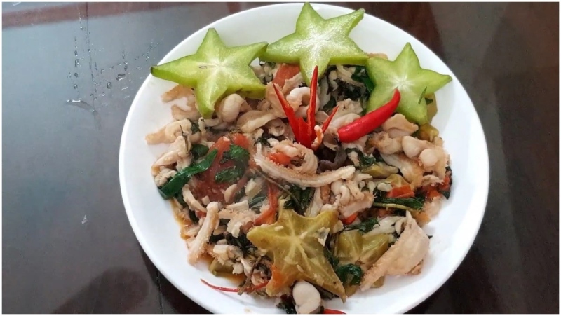 Đĩa lòng bò xào khế hấp dẫn