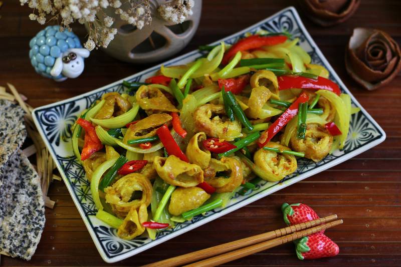 Bí quyết lựa chọn nguyên liệu ngon làm lòng heo xào nghệ
