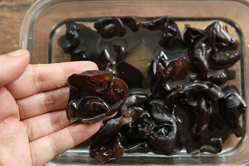 sơ chế nấm mèo