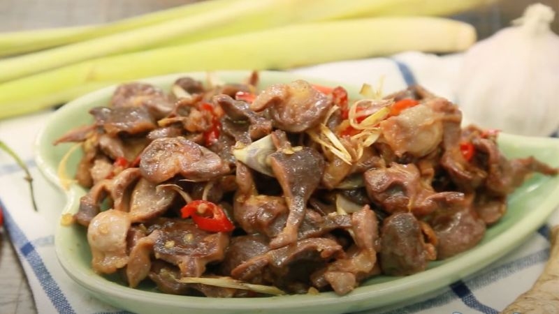 Đĩa mề gà xào sả ớt gừng