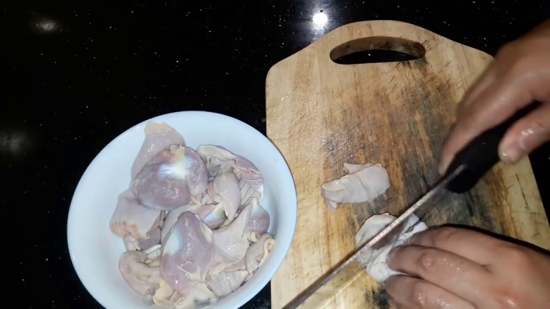 Thái mề gà bằng thớt