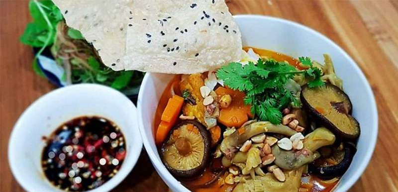 Thành phẩm mì quảng chay thập cẩm hấp dẫn