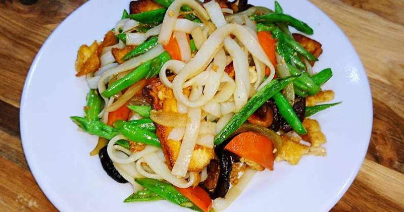Thành phẩm mì quảng xào chay rau củ