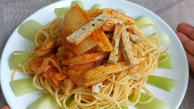 Thành phẩm mì trộn chay kim chi hấp dẫn
