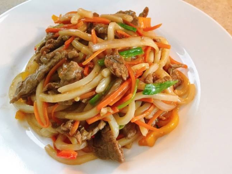 món mì udon xào thịt bò bulgogi ngon miệng