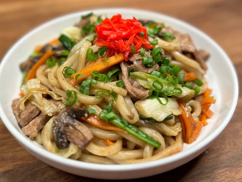 món mì udon xào thịt bò bulgogi hấp dẫn