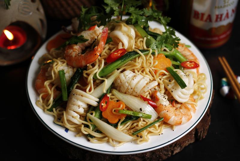 Thành phẩm món mì xào hải sản đậm vị