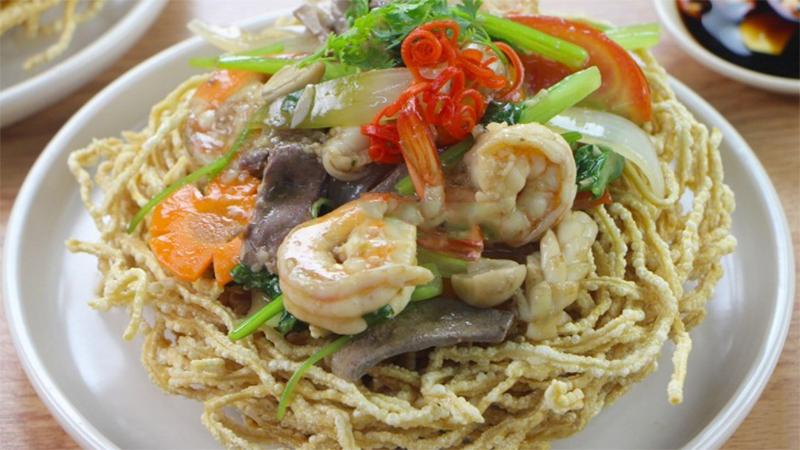 Thành phẩm mì xào giòn hấp dẫn