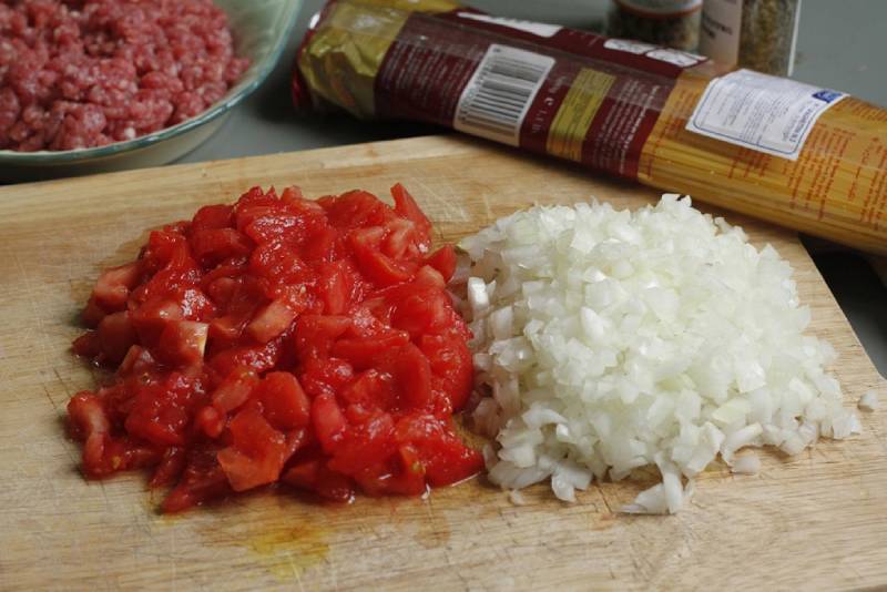 Sơ chế nguyên liệu làm mì Ý