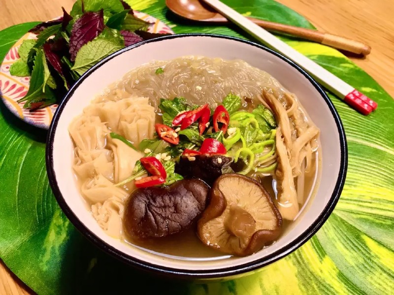 Khám phá cách làm miến nước chay thanh ngon