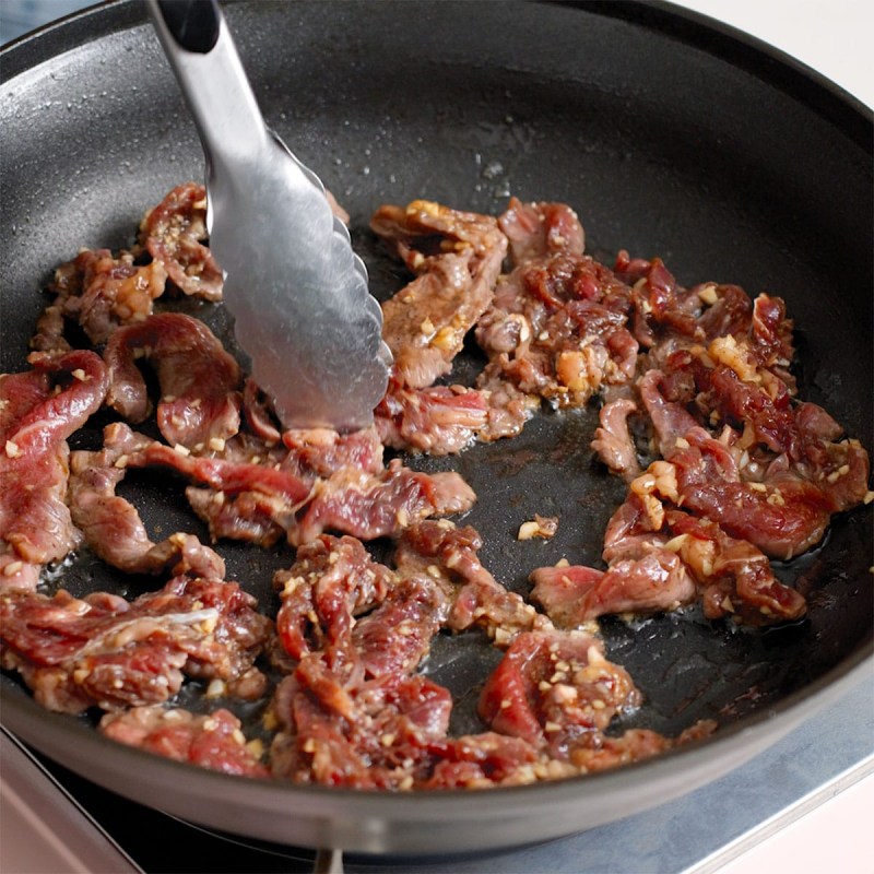 xào thịt bò chín mềm