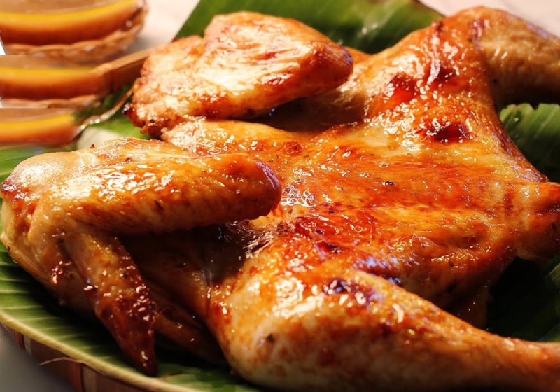 Gà nướng thơm lừng, vàng óng vị chao