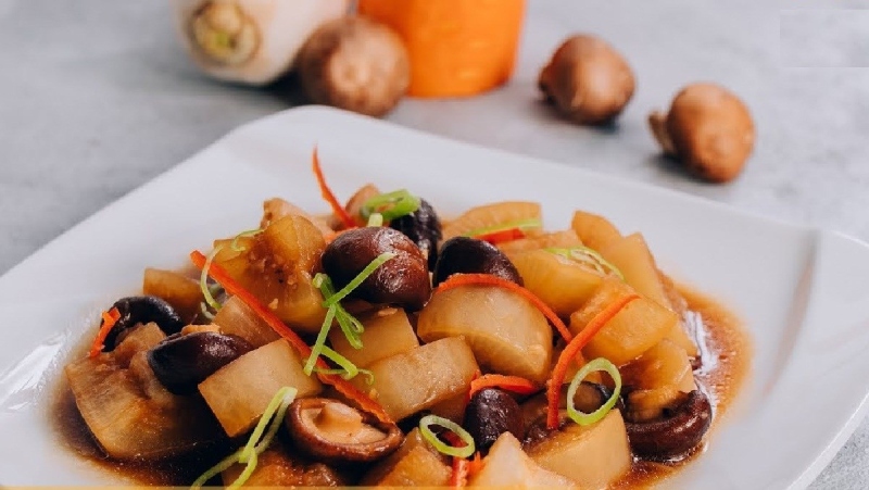 củ cải kho nấm đông cô giòn ngon hấp dẫn