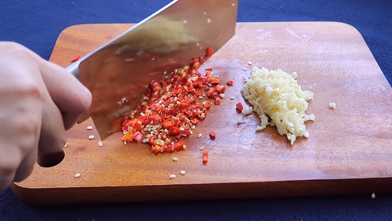 băm nhuyễn gia vị