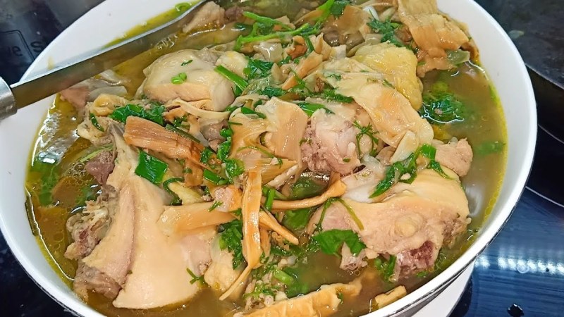 Khám phá cách làm gà nấu măng khô thơm ngon