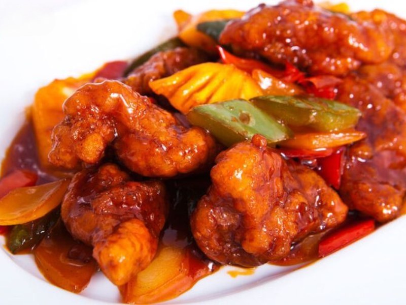 Thành phẩm món gà rim chua ngọt từ sốt nước thơm