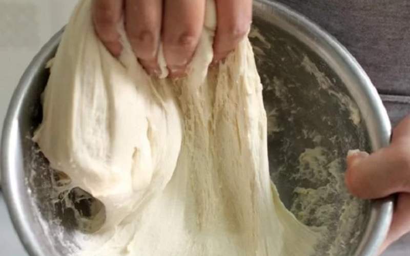 Tiến hành nhào, nặn, trộn bột