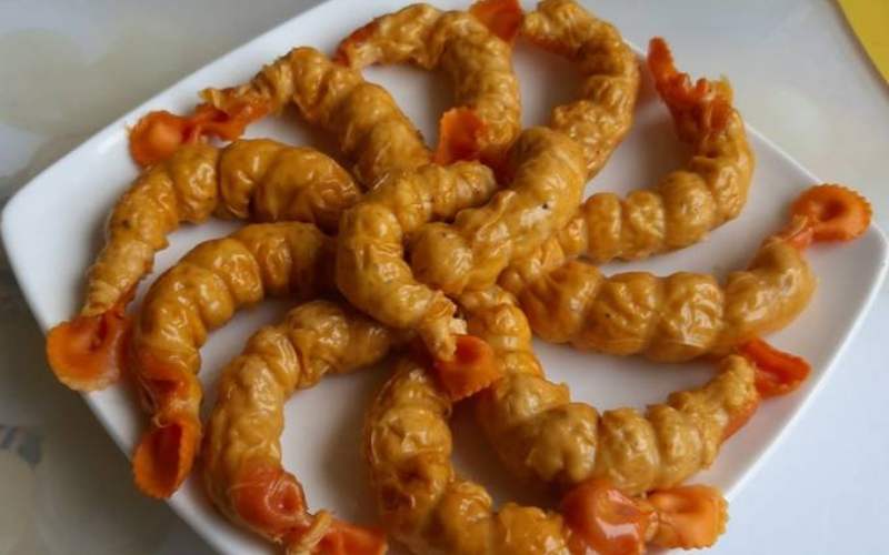 Thành phẩm món tôm chay làm bằng tàu hũ ky thơm ngon