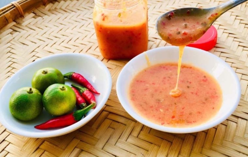 Đĩa muối chấm từ sữa đặc