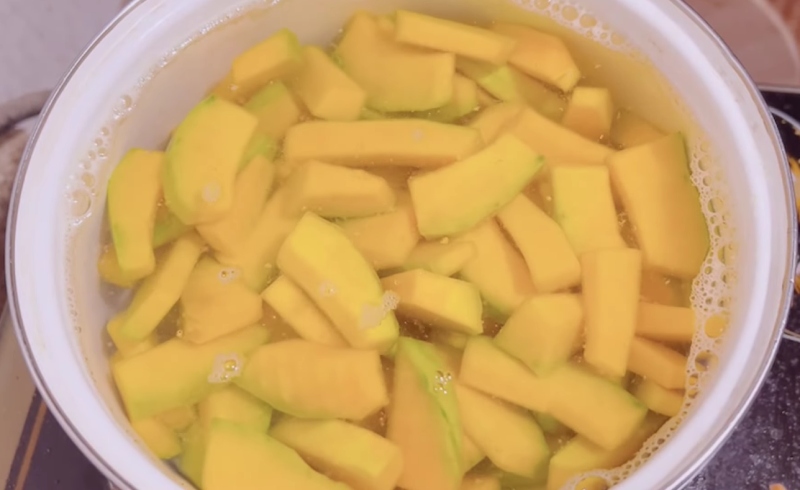 Bí đỏ chần sơ với nước cốt chanh