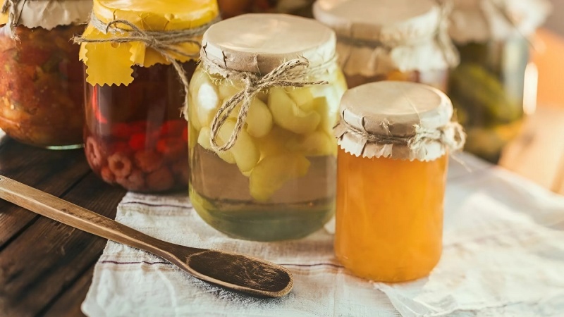 Hũ mứt dưa lưới bảo quản trong lọ thủy tinh kín