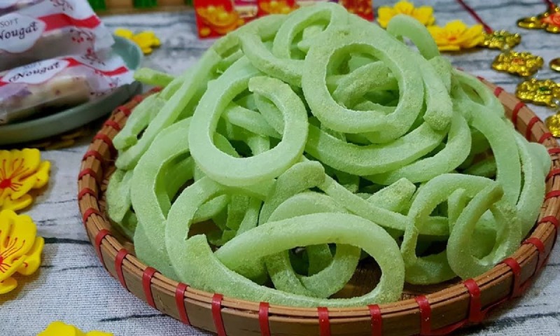 Mứt dừa non sợi dài màu xanh lá dứa tươi ngon
