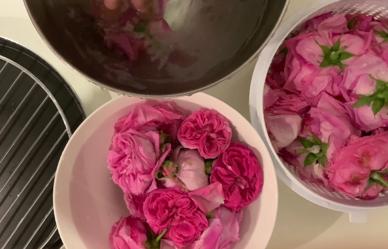 Công đoạn sơ chế hoa hồng