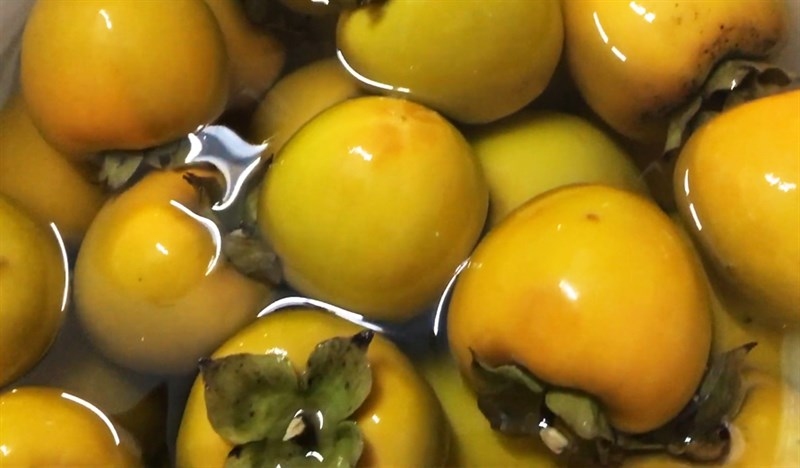 Hồng tươi ngâm nước