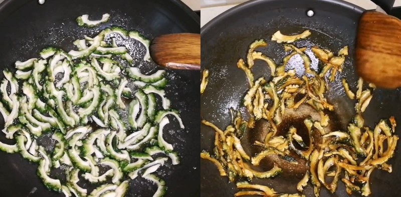 Công đoạn rim mứt khổ qua