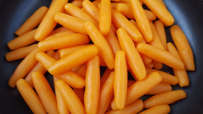 Mứt khoai lang tạo hình thành thanh nhỏ