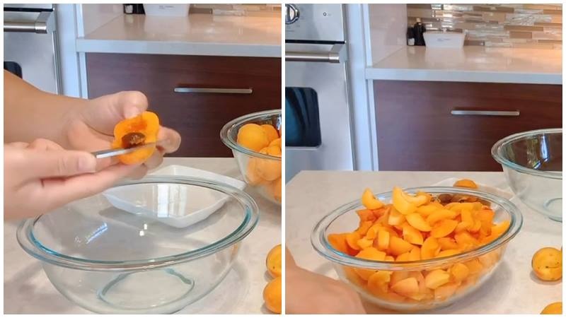 Bổ đôi mơ và tách hạt để chuẩn bị làm mứt