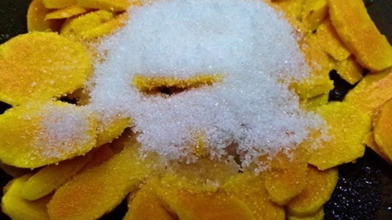 nghệ ướp với đường, mật ong