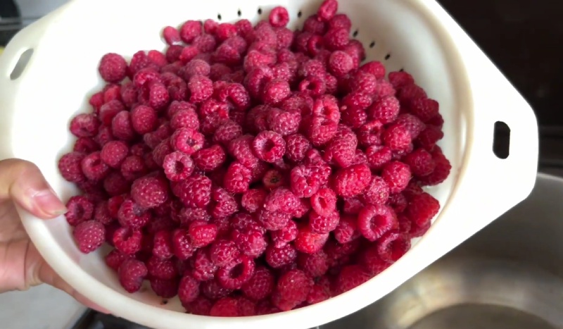 Phúc bồn tử được rửa sạch và để ráo