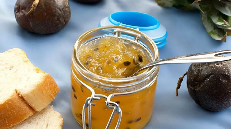 Thành phẩm mứt thơm sệt chanh leo