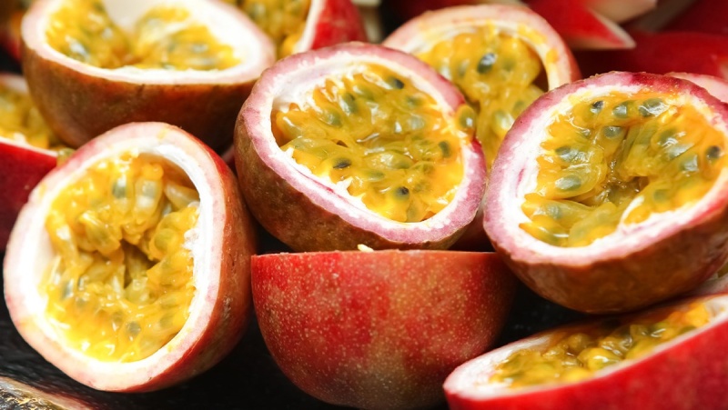 Quả chanh dây chín tươi dùng lấy vỏ làm mứt