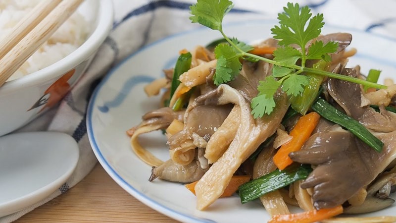 Khám phá cách làm nấm bào ngư xào chay thơm ngon
